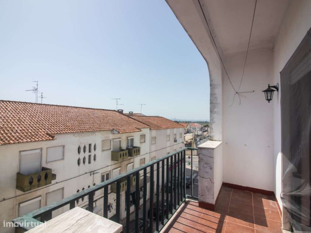 T3 para Remodelar no Centro de Samora Correia | Excelente Potencial-28