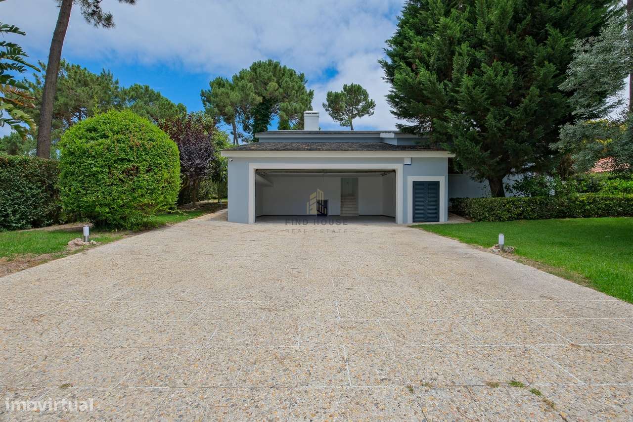 Moradia T4 de Luxo Totalmente Remodelada na Herdade da Aroeira-38