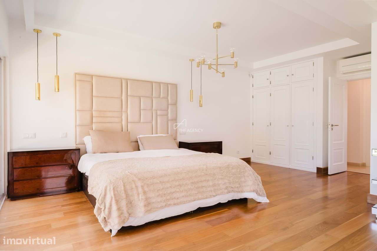 Moradia Exclusiva T5 Isolada – Condomínio Privado de Prestígio em Bice - Grande imagem: 3/36