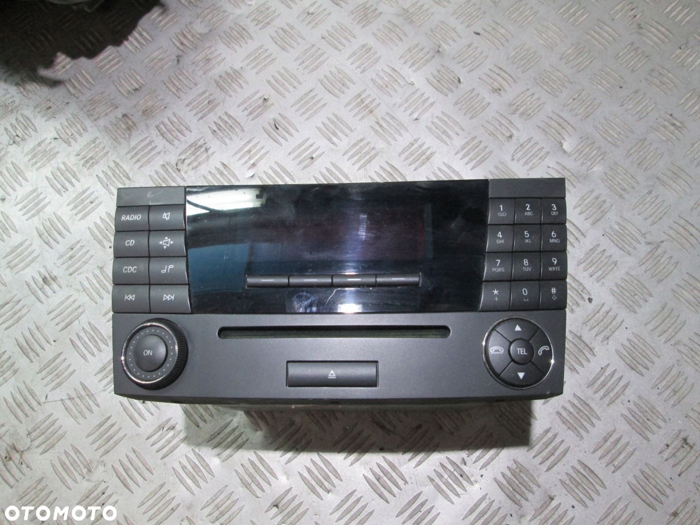 RADIO MERCEDES W211 E KLASA MF2311 A2118701289 - 1