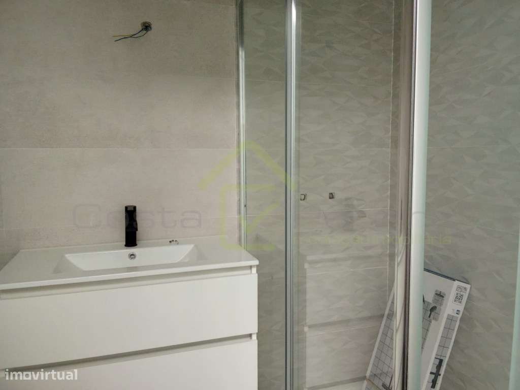 Moradia t3 com espaço exterior a minutos das praias-10