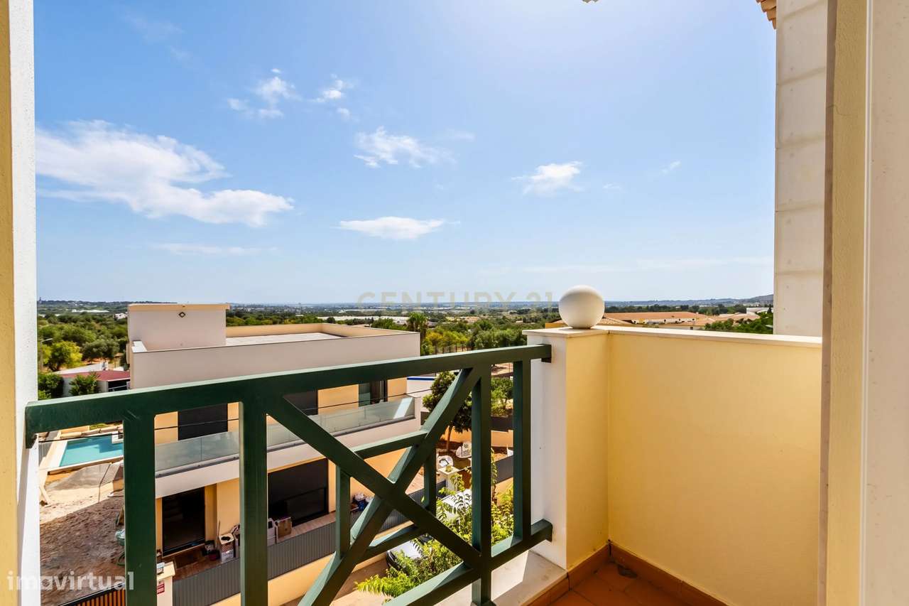 Apartamento Morderno T4 com Vista Mar, Elevador , Garagem e 166 m² em-6