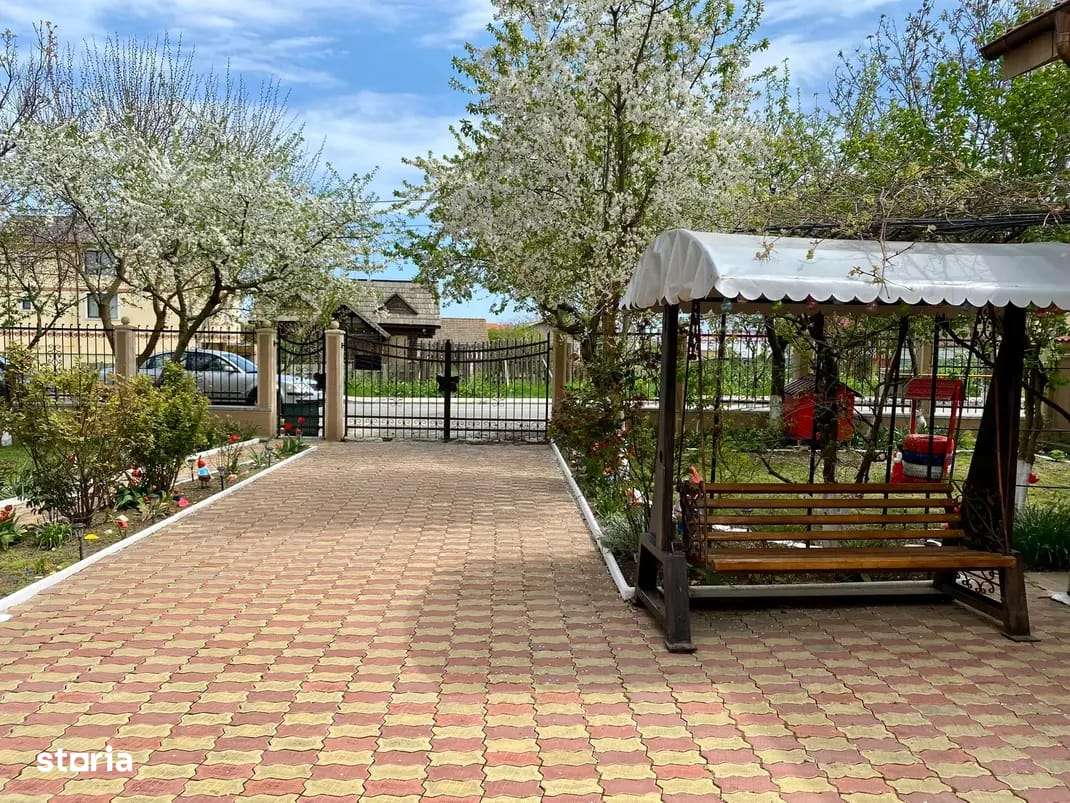 Casă spațioasă în Costinești, zona Schitu – ideală pentru investiție! - Imagine principală: 4/12