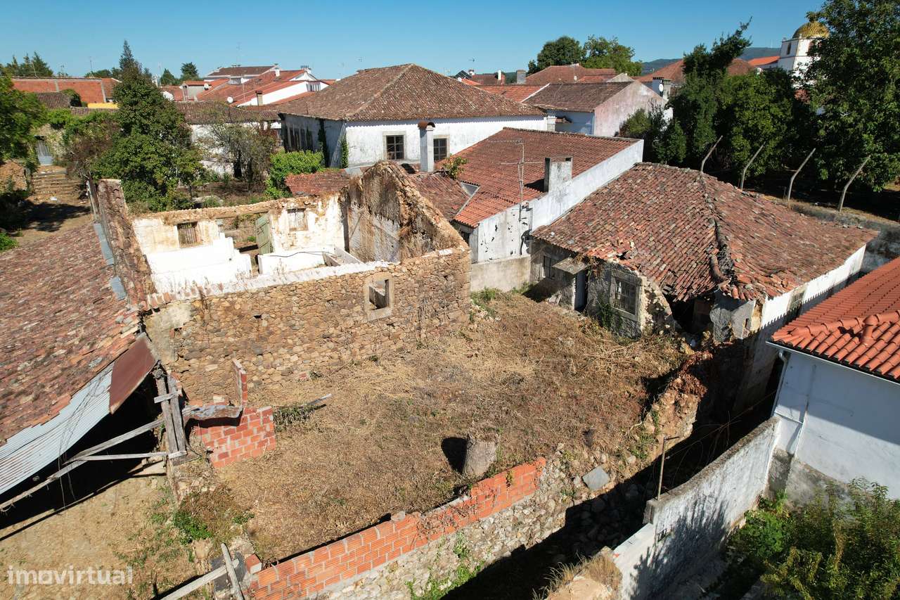 Duas moradias com área de construção de 382m2, Pedrógão Grande-3
