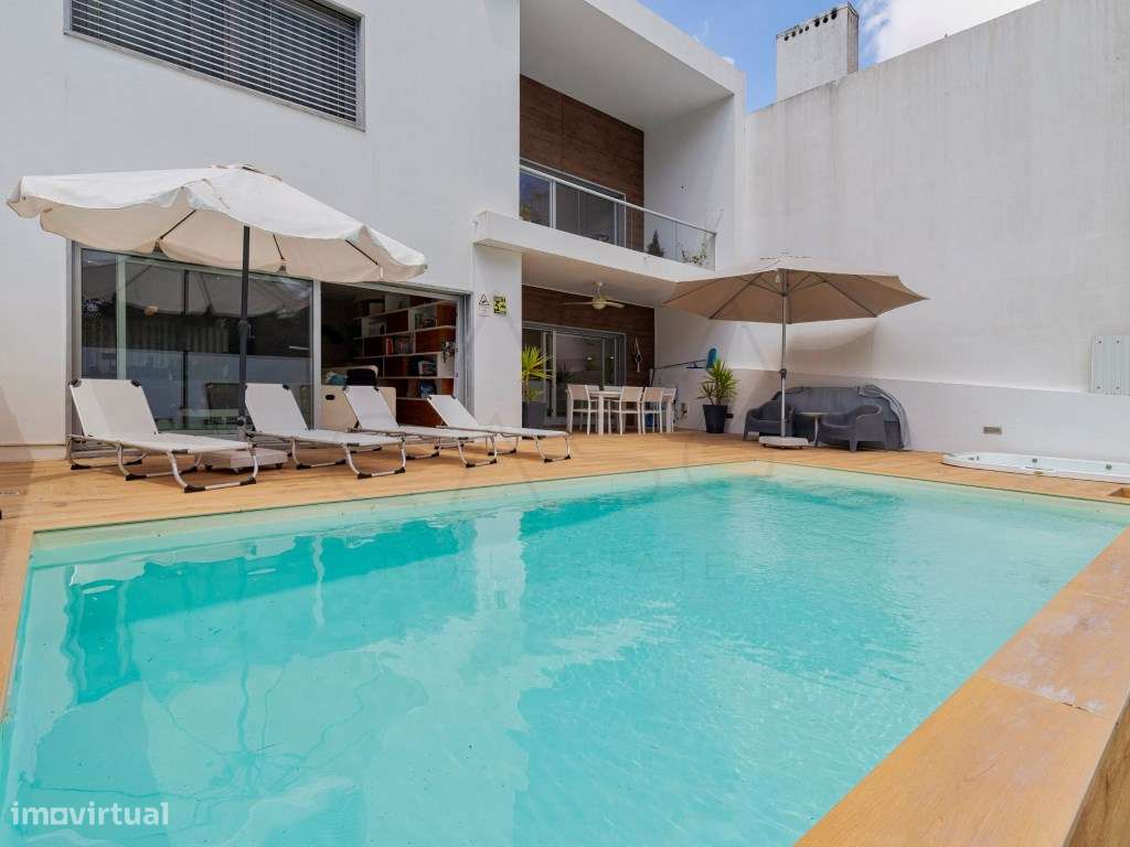 Exclusiva Moradia T4 com garagem, piscina e jacuzzi, rodeada por na...-23