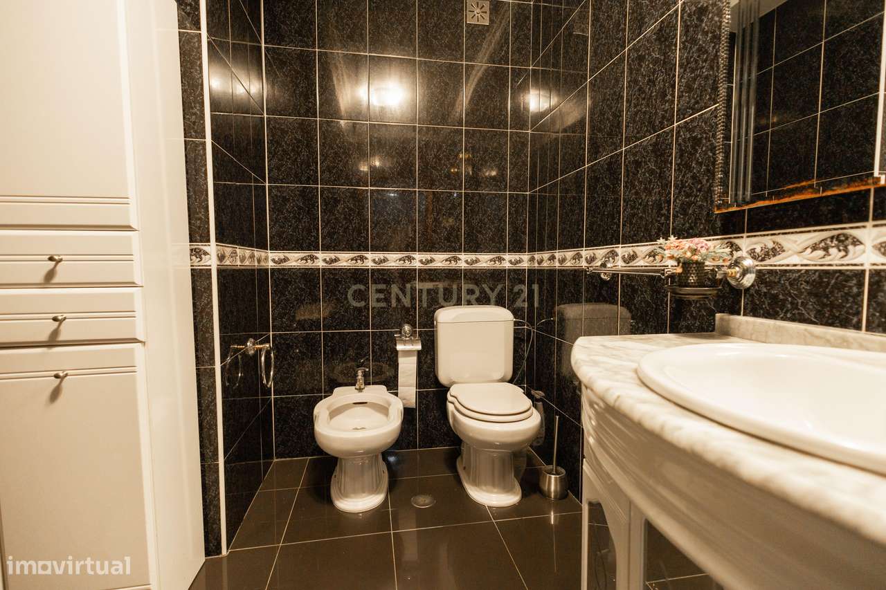 Apartamento T3 com 2 Suites e Terrço-Minde-12