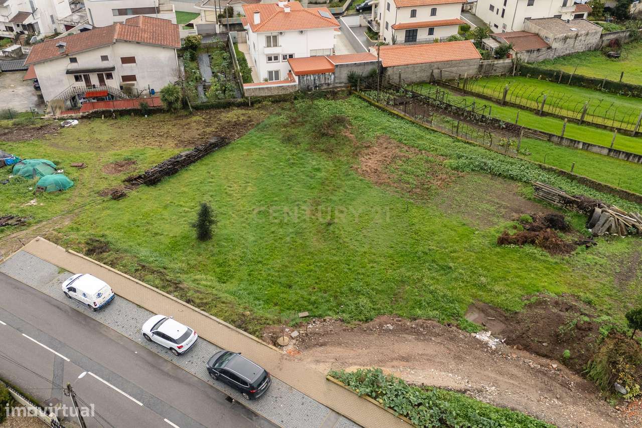 Terreno para Construção de moradia térrea com 1152m2 e 256m2 de implan-10