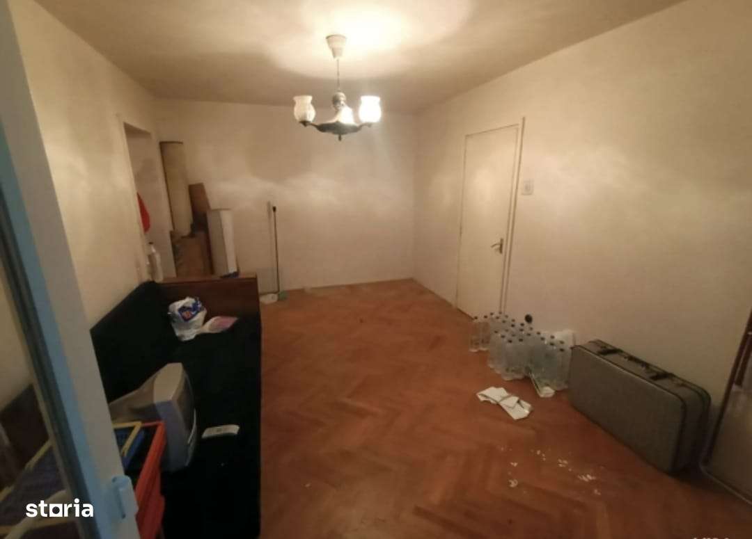 Vând apartament cu trei camere în centrul Timișoarei lângă medicina - Imagine principală: 4/8