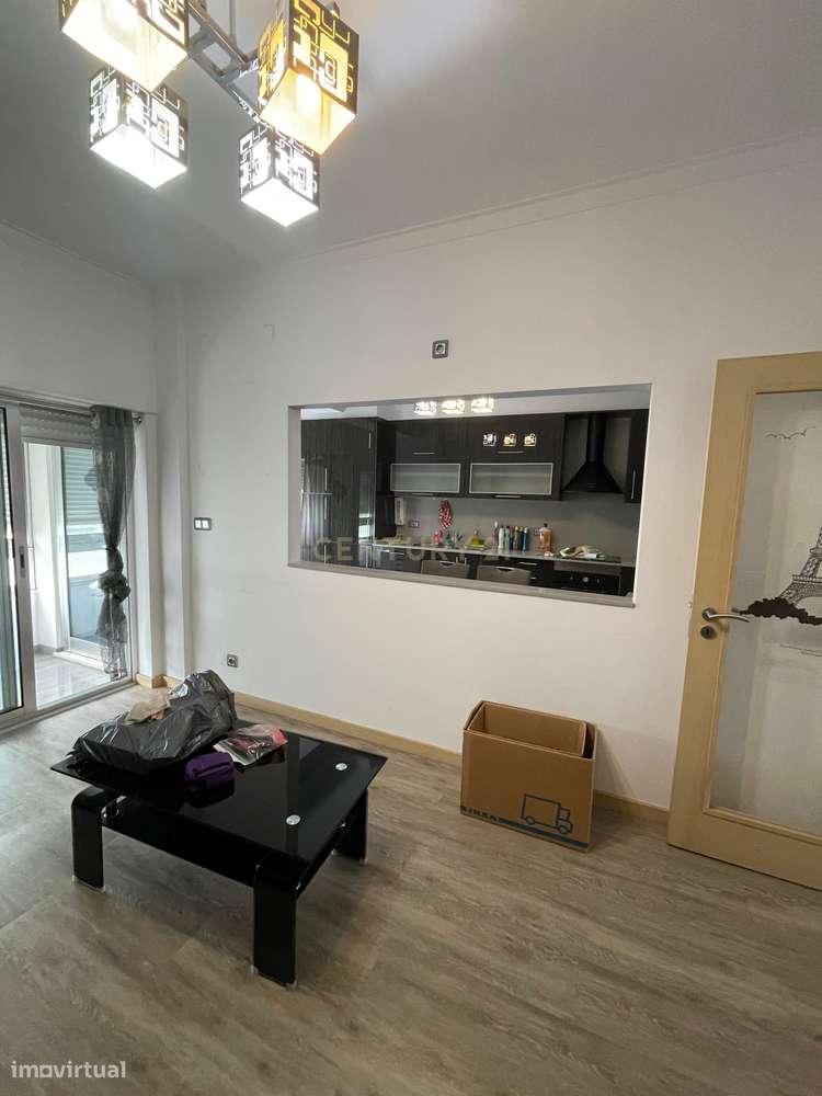 Apartamento Renovado no centro de Carnaxide semi mobilado com 2 Quarto - Grande imagem: 5/23