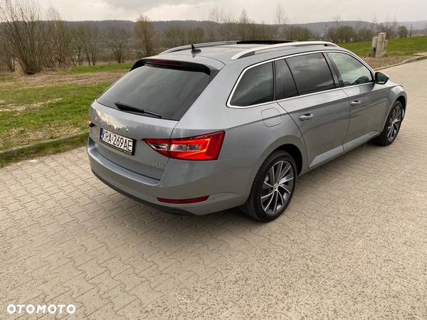 Skoda Superb Combi 2.0 TDI 4x4 DSG Ambition - 28