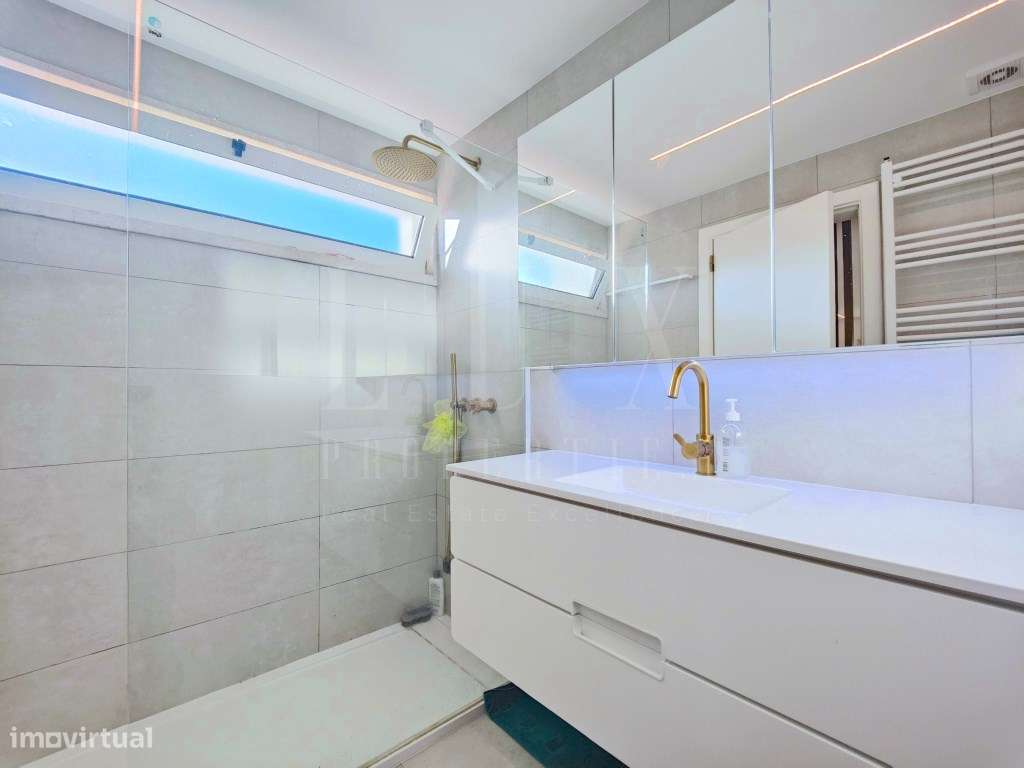 PENTHOUSE T5 DE LUXO COM VISTA FRONTAL DE MAR NO CENTRO DO ESTORIL-47