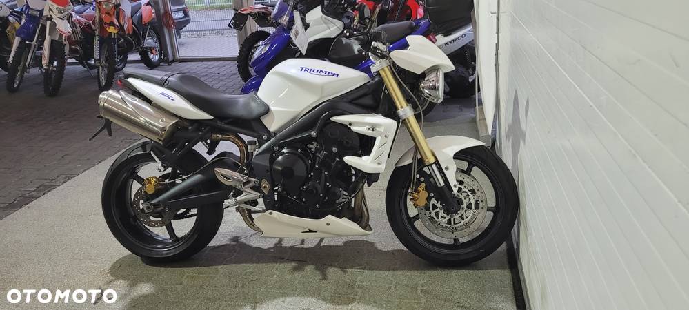 Triumph Street Triple - 25