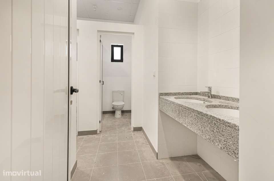 Armazém à venda , Quinta de Matos-10