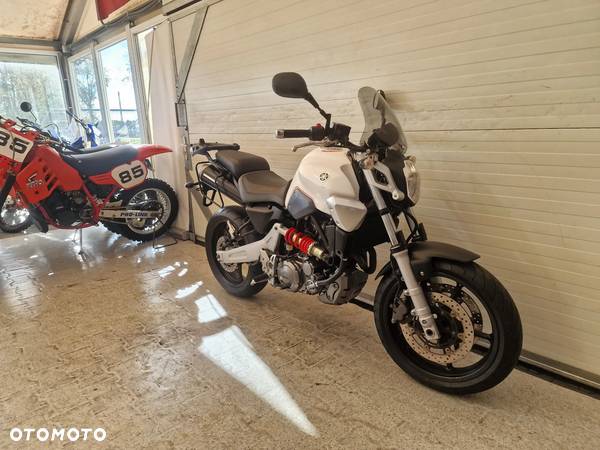 Yamaha MT - 4