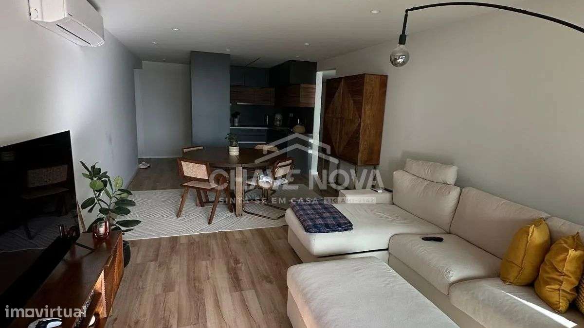 T2 Luxo Último Piso c/ Lugar de Garagem em Canidelo-1