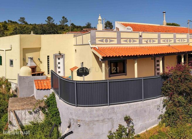 Moradia Tradicional Algarvia com Anexo e Terreno Amplo em Casa Branca,-4