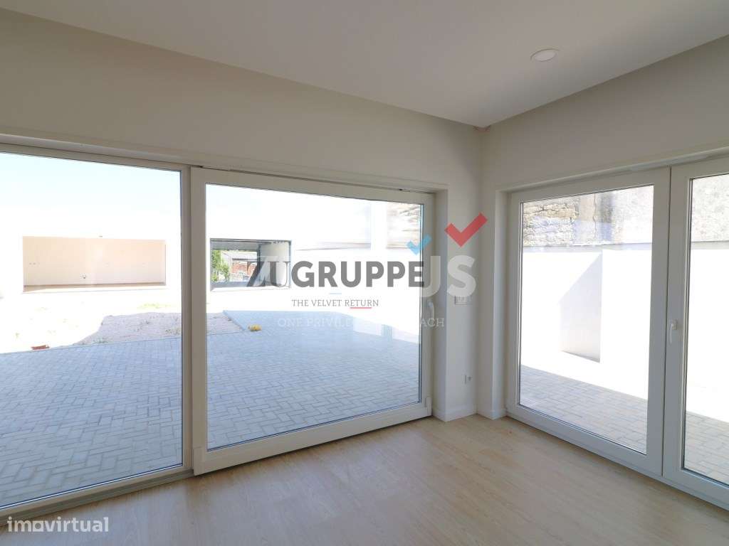 Moradia nova isolada T4+1 com garagem fechada a poucos minutos do c... - Grande imagem: 5/46