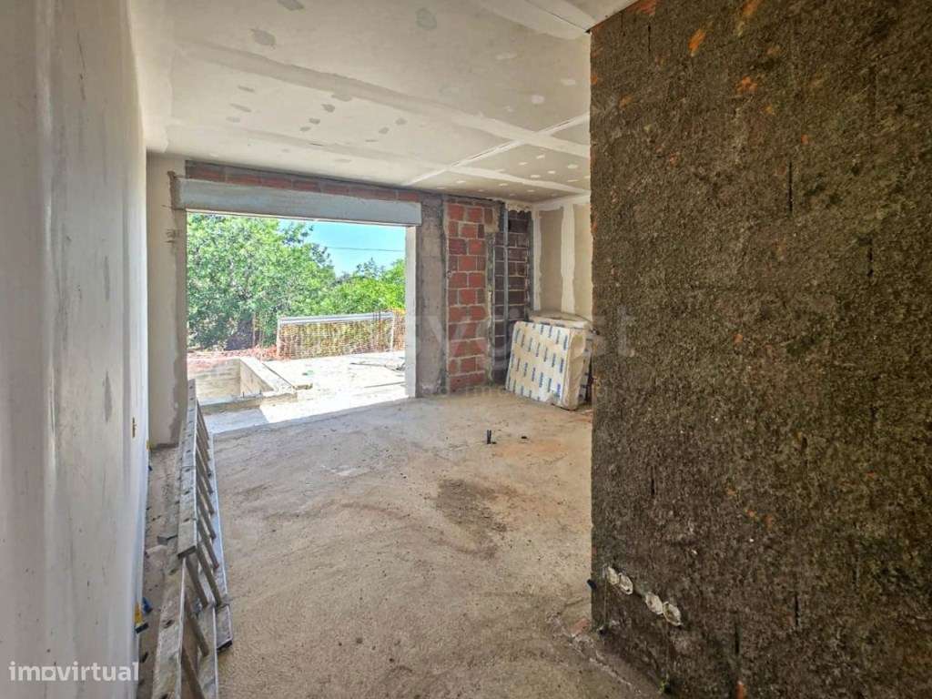 Moradia em construção com piscina em Mesquita Baixa, São Brás de Al... - Grande imagem: 3/13