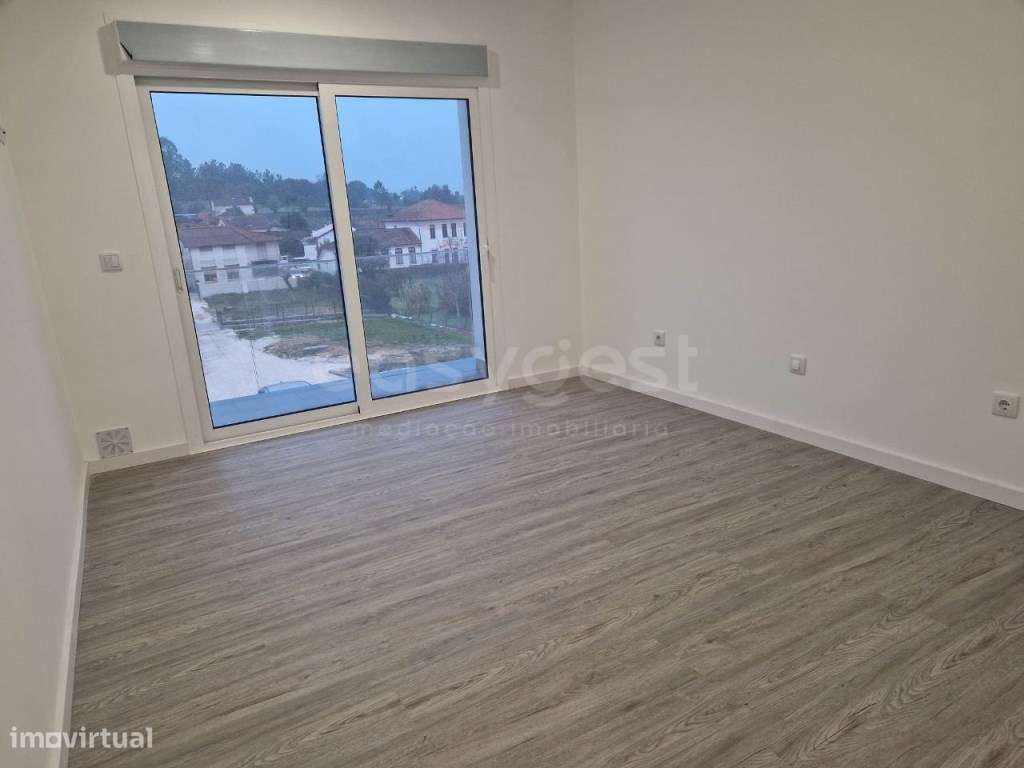 Moradia T3 Nova com lagradouro, situada em Mogofores, Anadia-18