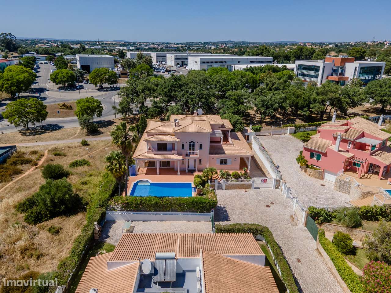 Moradia Isolada T4+2 com Piscina Privada-39