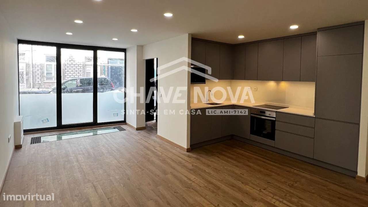 Apartamento T2 Duplex no Porto - Grande imagem: 2/16