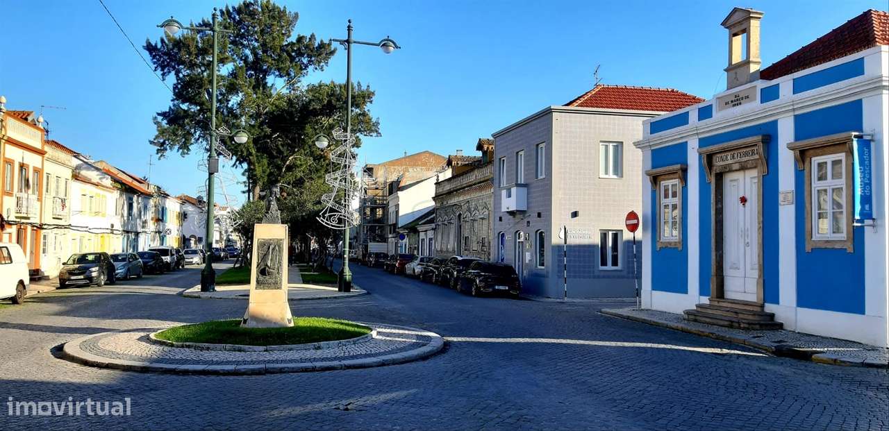 Prédio Misto para Investimento na Avenida dos Pescadores - Montijo-6
