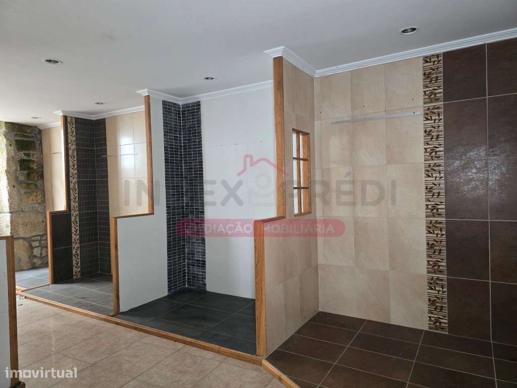 Prédio com varias frações Autónomas - Venda Judicial - Guarda - Grande imagem: 2/55