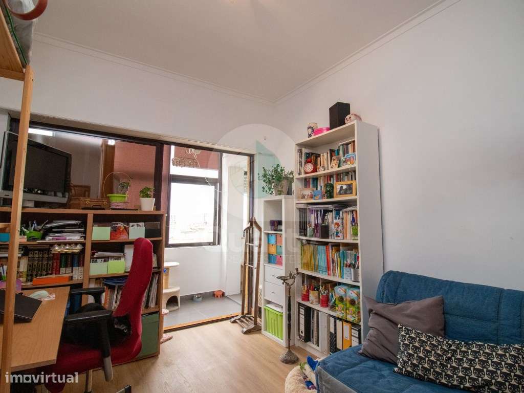 Apartamento T3 com Vista Rio em Excelente Localização-23