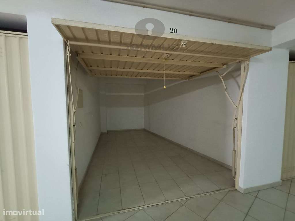 Garagem BOX nas Lopas ( Cacém ) - Grande imagem: 5/9