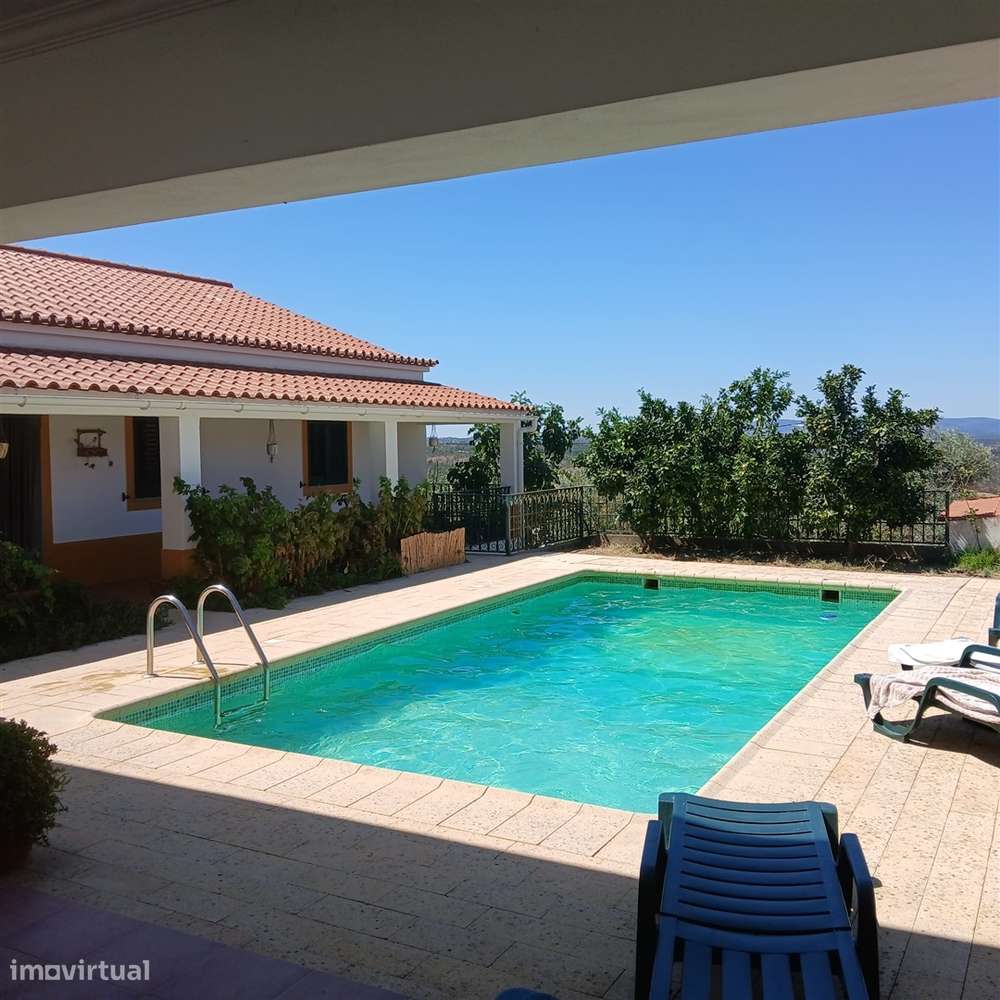 Moradia de 2 pisos, 8 assolhadas, 5 casas de banho - Alandroal, Évora - Grande imagem: 1/58