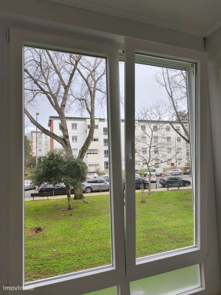 T2 Oeiras, Totalmente Remodelado, Bem Localizado, Com Arrecadação.-6