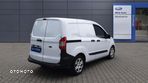 Ford Transit Courier - 9