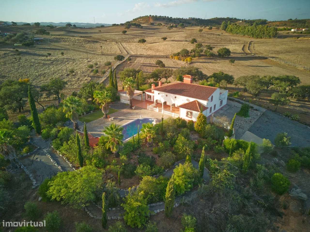 Casa senhorial privada com piscina em mais de 5 hectares.-2
