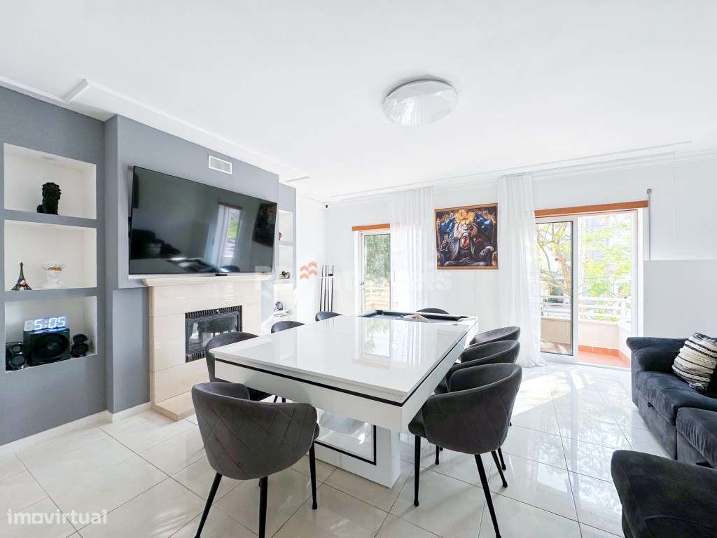 Apartamento T3 c/ Garagem, Sótão e 2 Varandas - Santarém-10