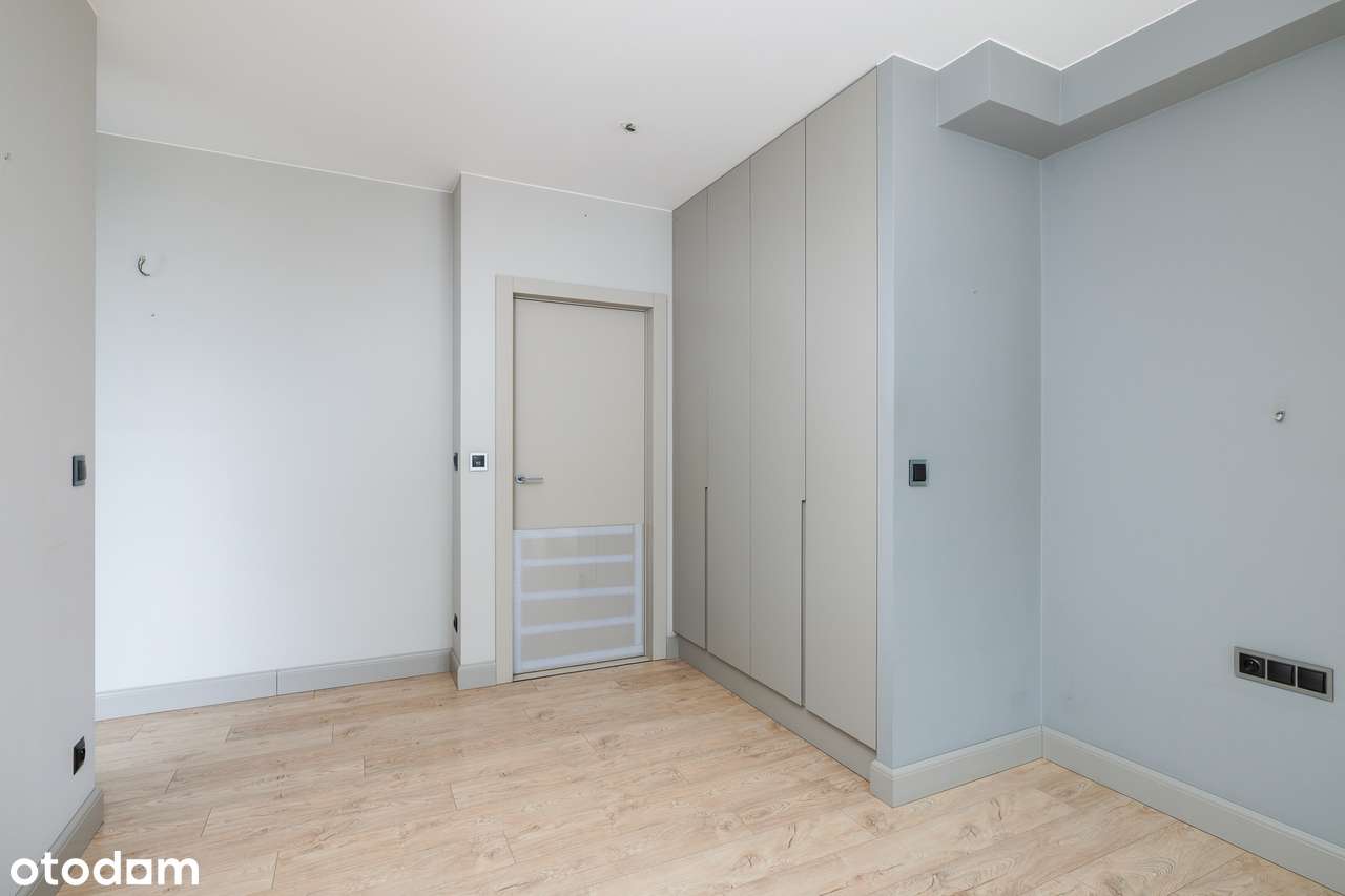 Przestronne mieszkanie z 2 loggiami, 2 miejscami postojowymi i komórką-7