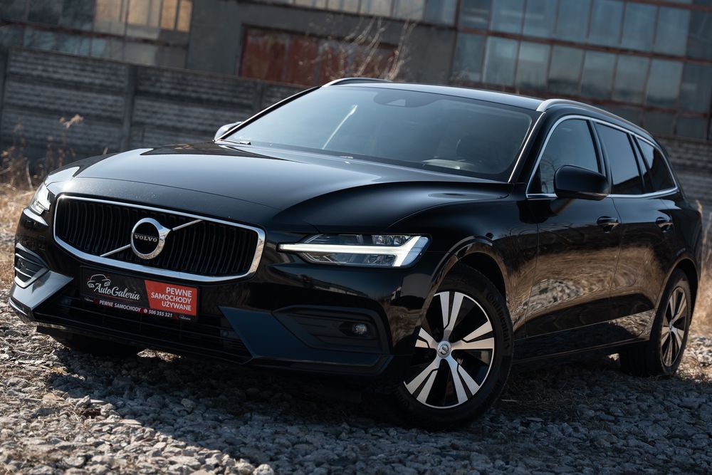 Volvo V60 II D3 Drive-E Momentum 2021