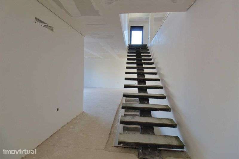 Moradia T4+1 - Santiago de Piães _ Cinfães - Grande imagem: 4/12