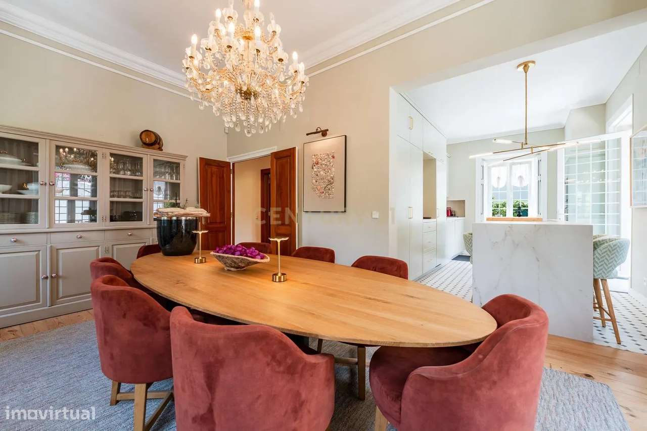 Luxuosa Moradia T5 em Cascais com Jardim e Garagem - Grande imagem: 4/47