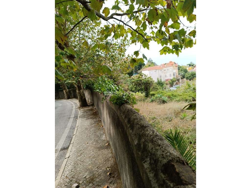 Sintra Prédio, de apartamentos, comercio, garagens e terreno para c...-16