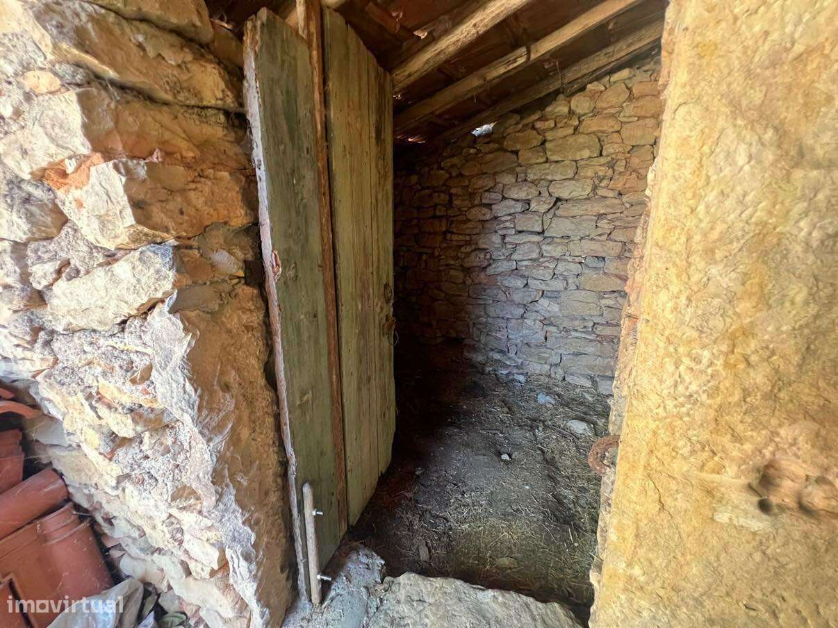 Casa em Pedra - CH3172/26-12