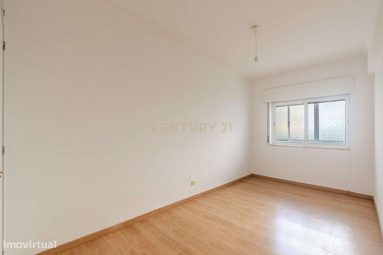 *Oportunidade: Apartamento T2 Remodelado na Baixa de Faro!*-22