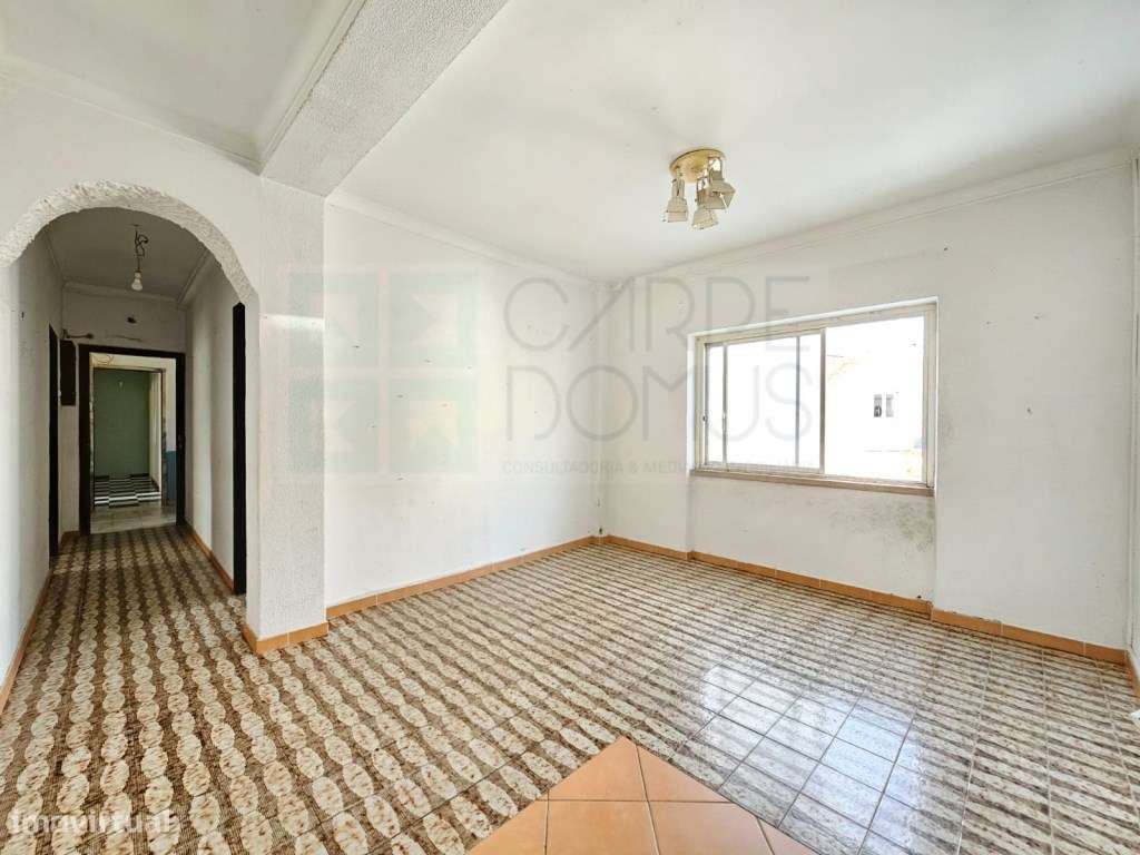 Prédio com Comércio e 2 apartamentos, em Mem Martins, Sintra-46