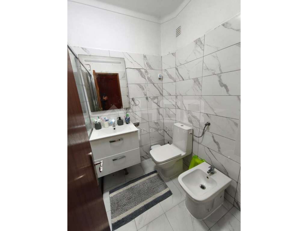 T3 | BOAS ÁREAS | 2 CASAS DE BANHO | ARRECADAÇÃO-13