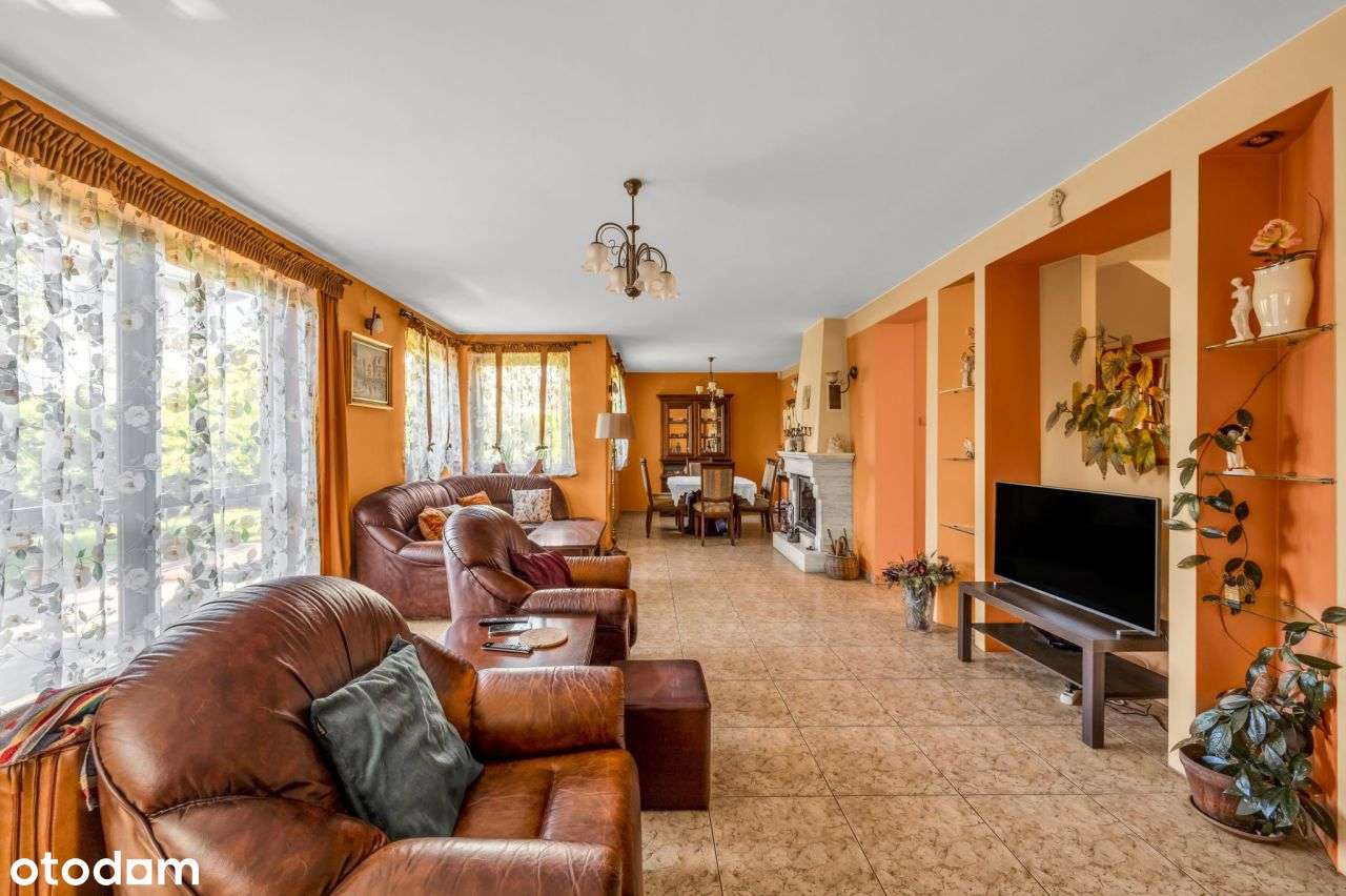 Przestronny dom z zagospodarowaną działką-8