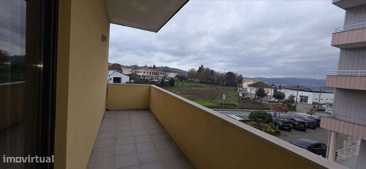 Apartamento T1 + Arrecadação Paço de Sousa (Penafiel)-8