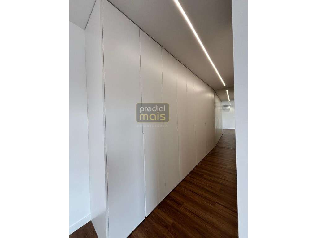 Moradia Individual T2 Remodelada com Jardim em Mouquim - Vila Nova ...-17