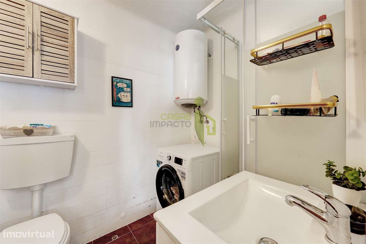 Moradia Clássica T3 transformada em T4, em Rio de Mouro, Sintra-47