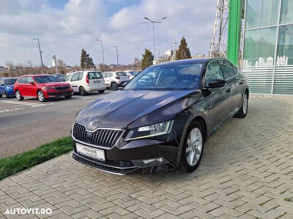 Skoda Superb 2.0 TDI DSG Ambition - 1