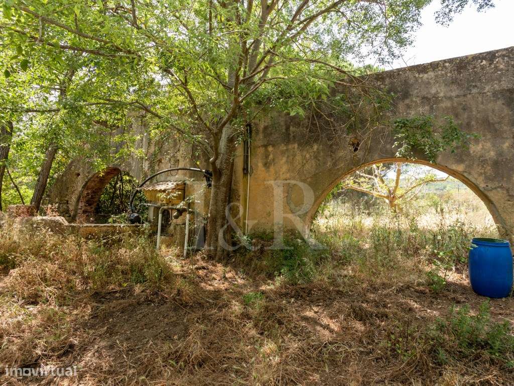 Quinta com moradia T7 para recuperar em Setúbal - Grande imagem: 4/46