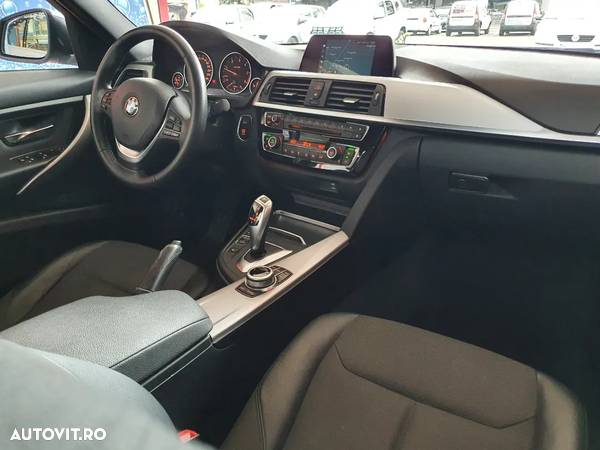 BMW Seria 3 320d xDrive AT - 9